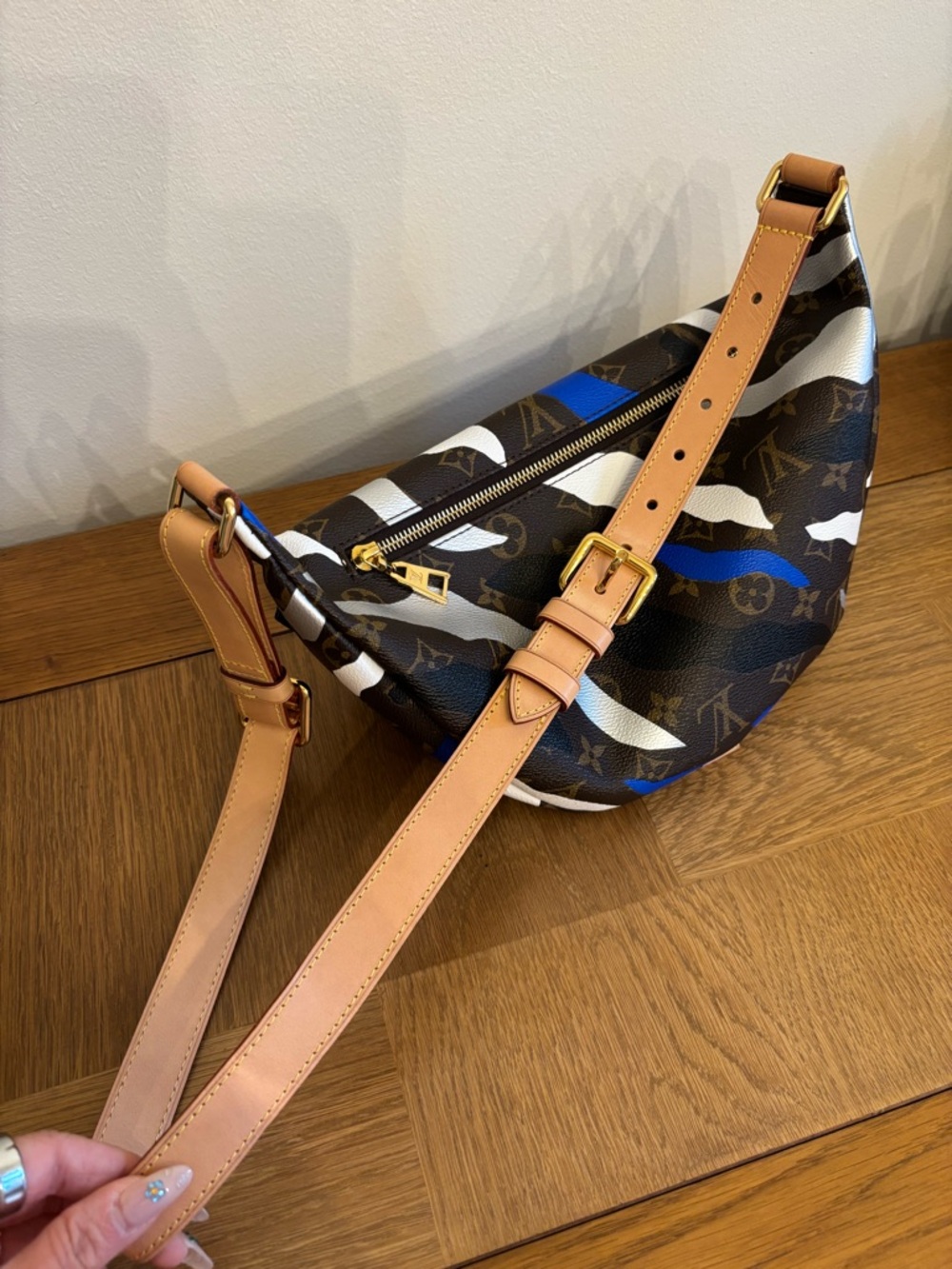 Louis Vuitton LOL League of Legends Monogram Bumbag Limited Edition Blue White - Picture 13 of 16
